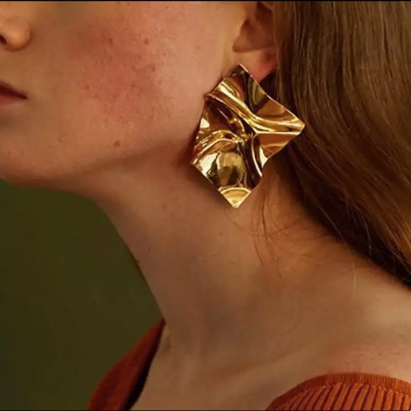 “Mirror, Mirror on the Wall” Crinkle Plate Earring - Picture 11 of 11